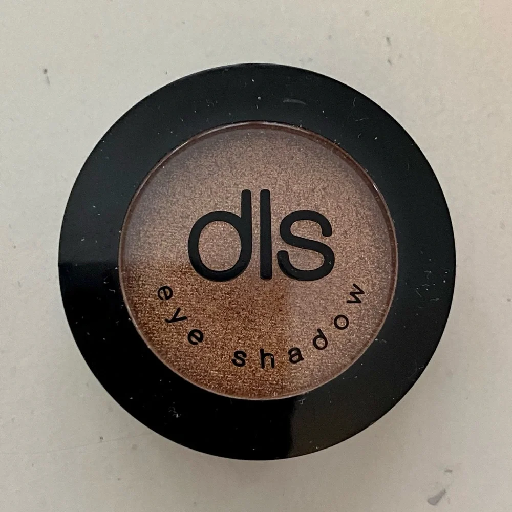 Dirty Little Secrets Cosmetics Eyeshadow - Shade: Bikini - Brand new!🖤🤎